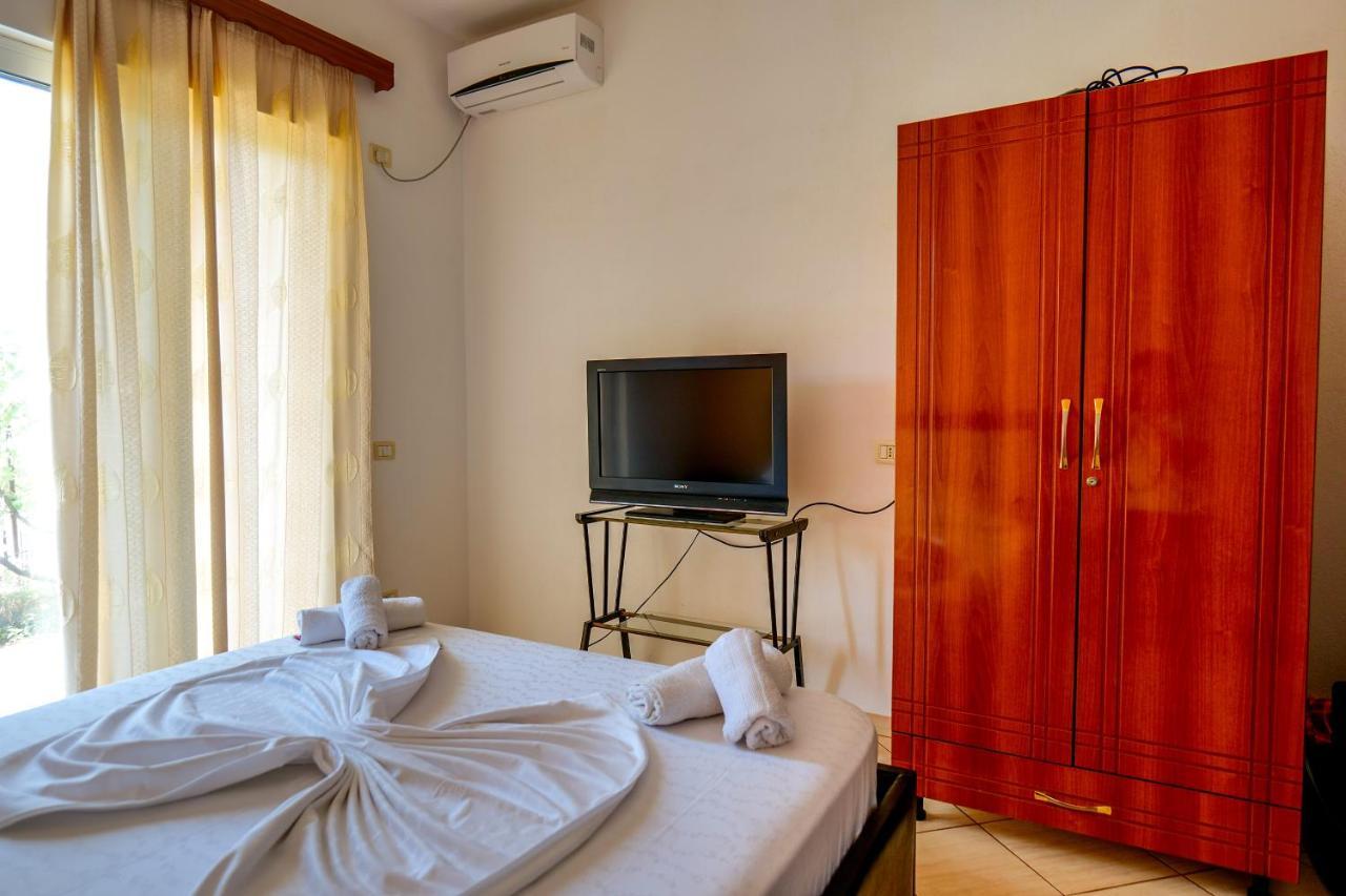 Ilias House Hotel Ksamil Buitenkant foto