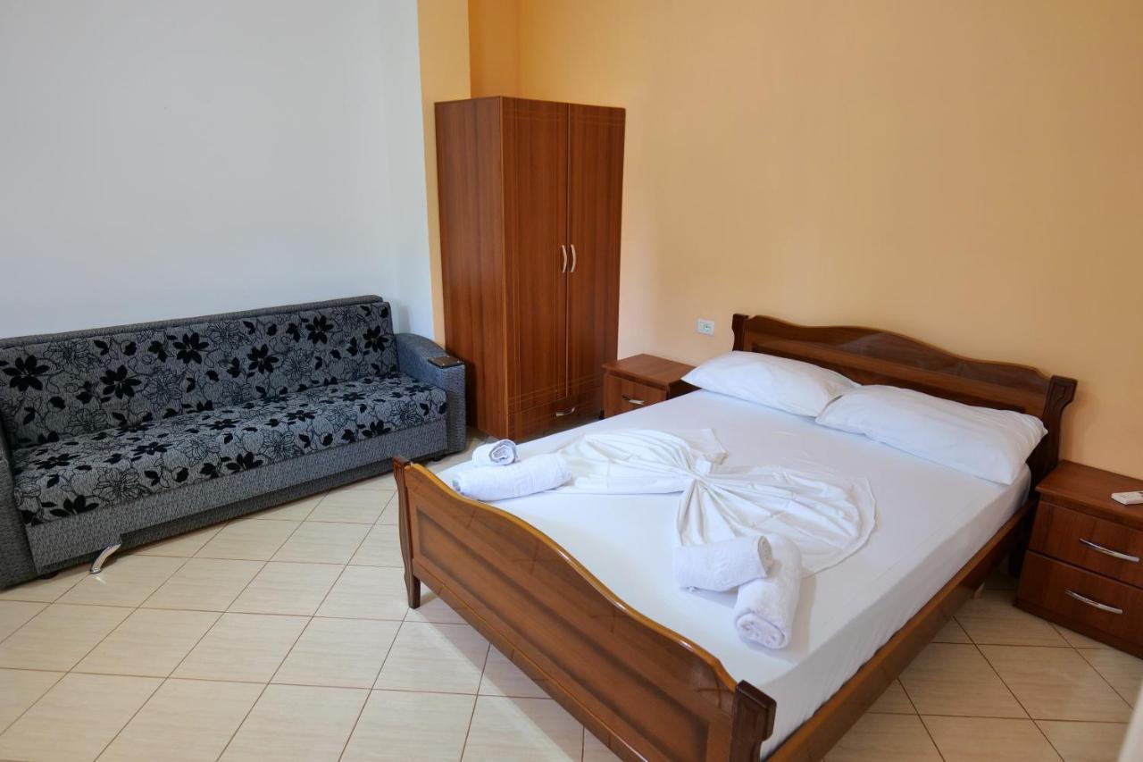 Ilias House Hotel Ksamil Buitenkant foto